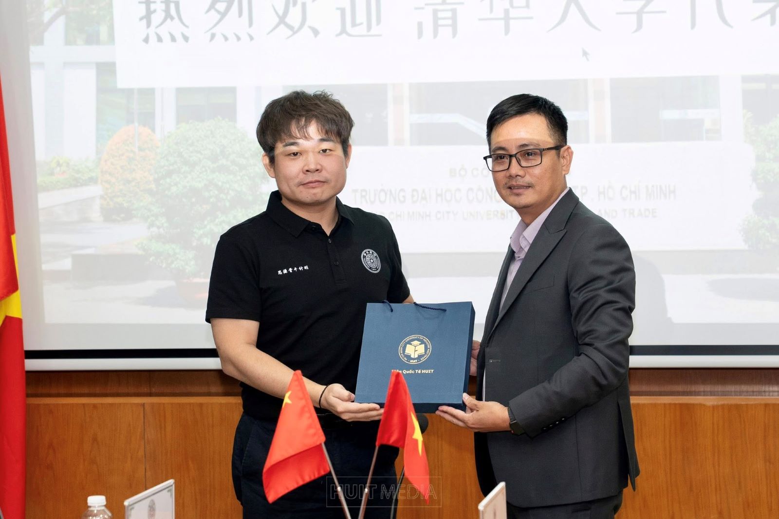 Ho Chi Minh City University of Industry and Trade Honored to Welcome Delegation from Tsinghua University (China)